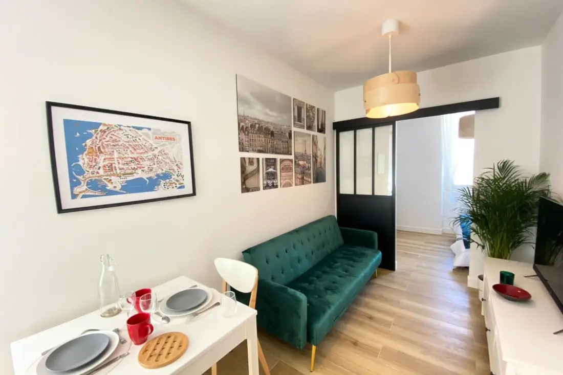 06an - Mooi appartement Au Coeur Du Vieil Antibes