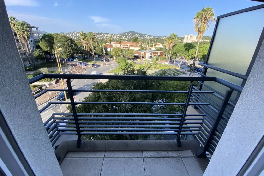 06ch: Mooie T3 met terras - 300m Exflora Park