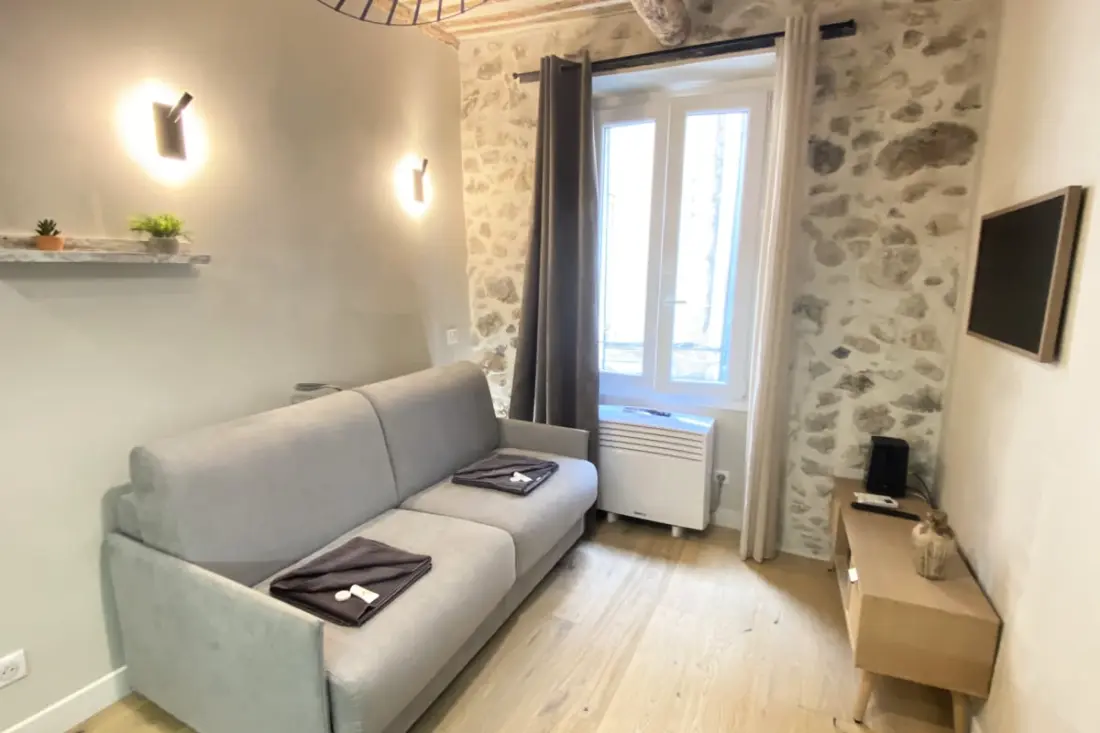06ck: Studio Cosy Au Coeur du Vieille Antibes