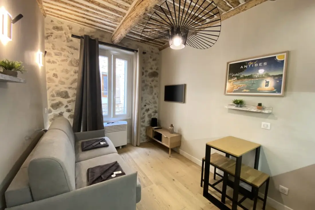 06ck: Studio Cosy Au Coeur du Vieille Antibes