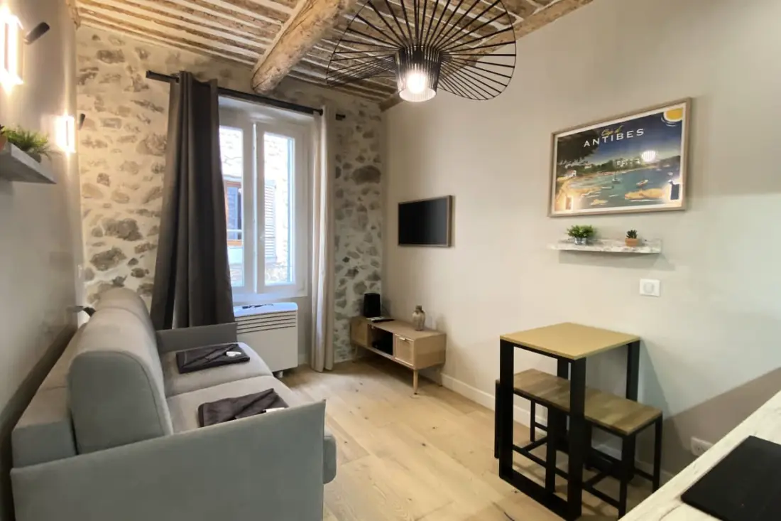 06ck: Studio Cosy Au Coeur du Vieille Antibes