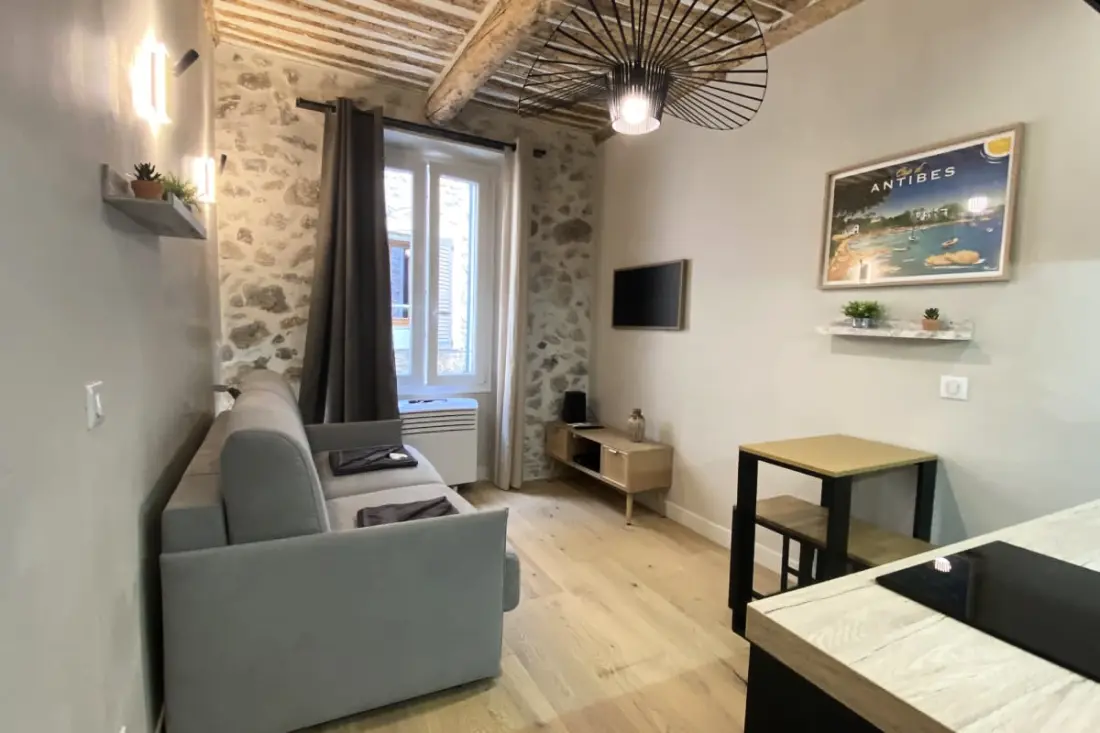 06ck: Studio Cosy Au Coeur du Vieille Antibes