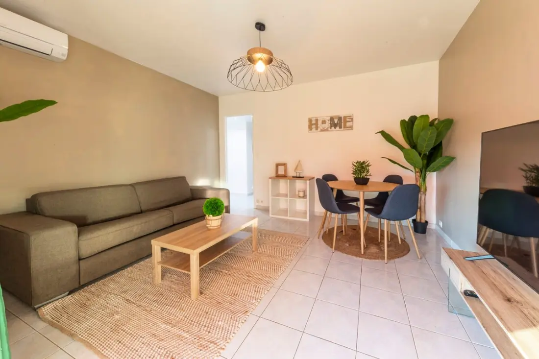 06k2 - Mooie airconditioning Studio - Terraszee Beeld