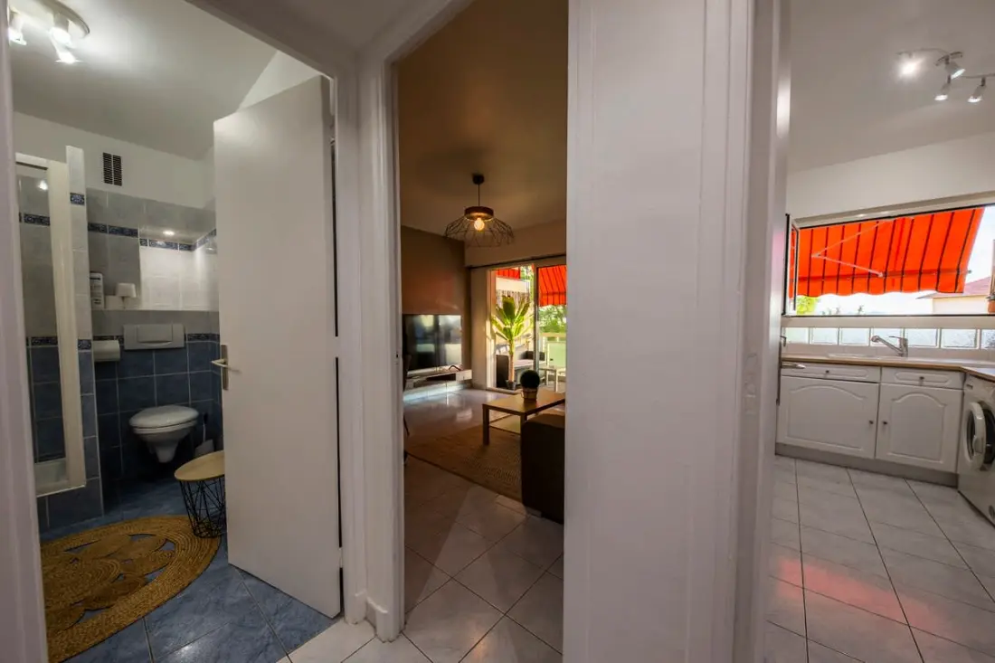 06k2 - Mooie airconditioning Studio - Terraszee Beeld