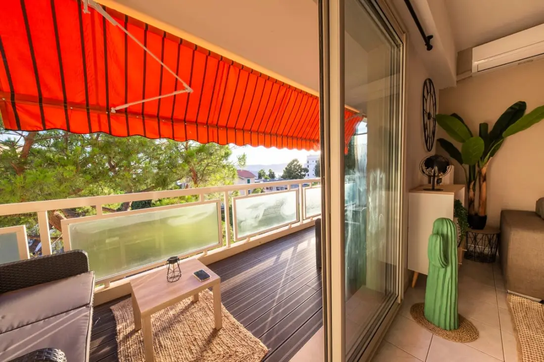 06k2 - Mooie airconditioning Studio - Terraszee Beeld