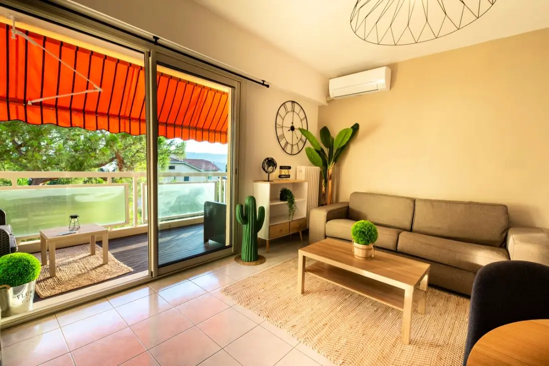 06k2 - Mooie airconditioning Studio - Terraszee Beeld