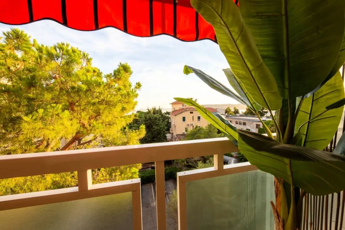 06k2 - Mooie airconditioning Studio - Terraszee Beeld