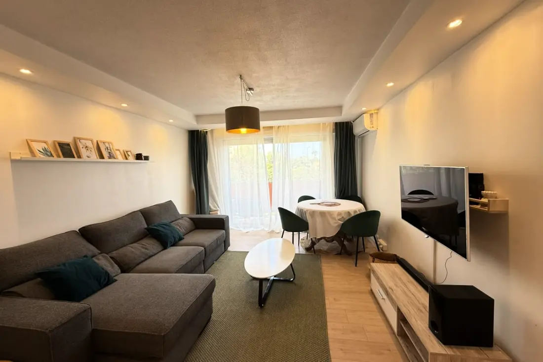 Appart Climatisé Avec Balcon – Proche Centre &amp; Plages