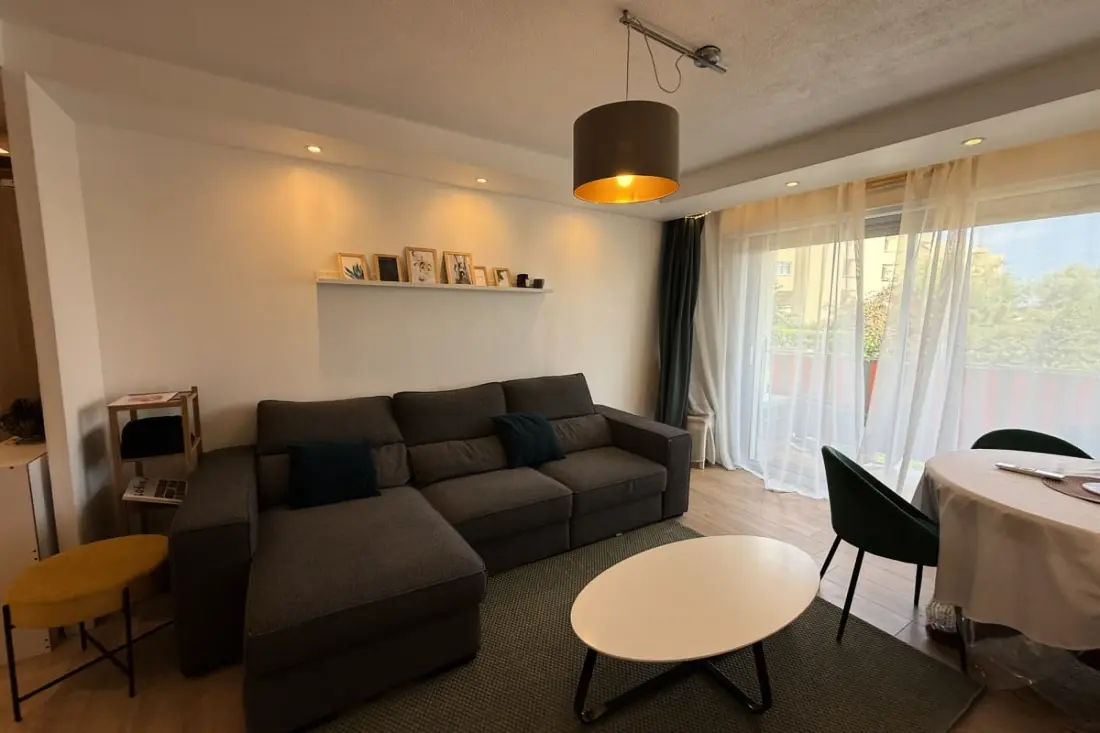 Appart Climatisé Avec Balcon – Proche Centre &amp; Plages