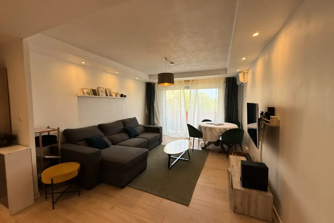 Appart Climatisé Avec Balcon – Proche Centre &amp; Plages