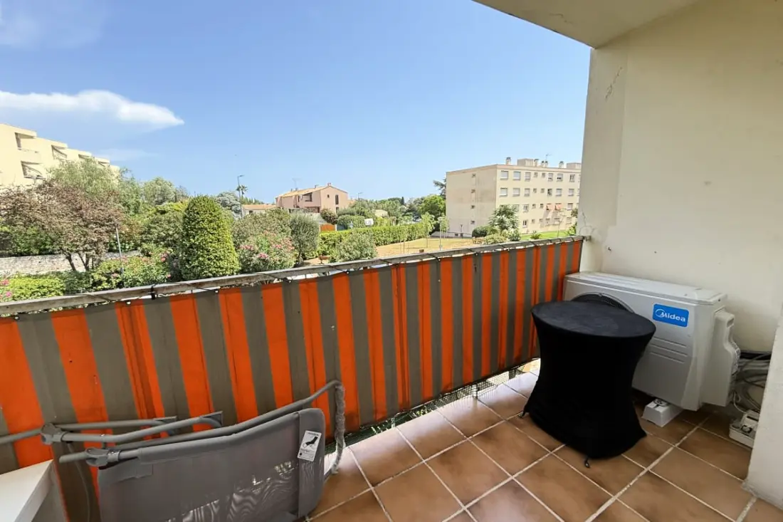Appart Climatisé Avec Balcon – Proche Centre &amp; Plages