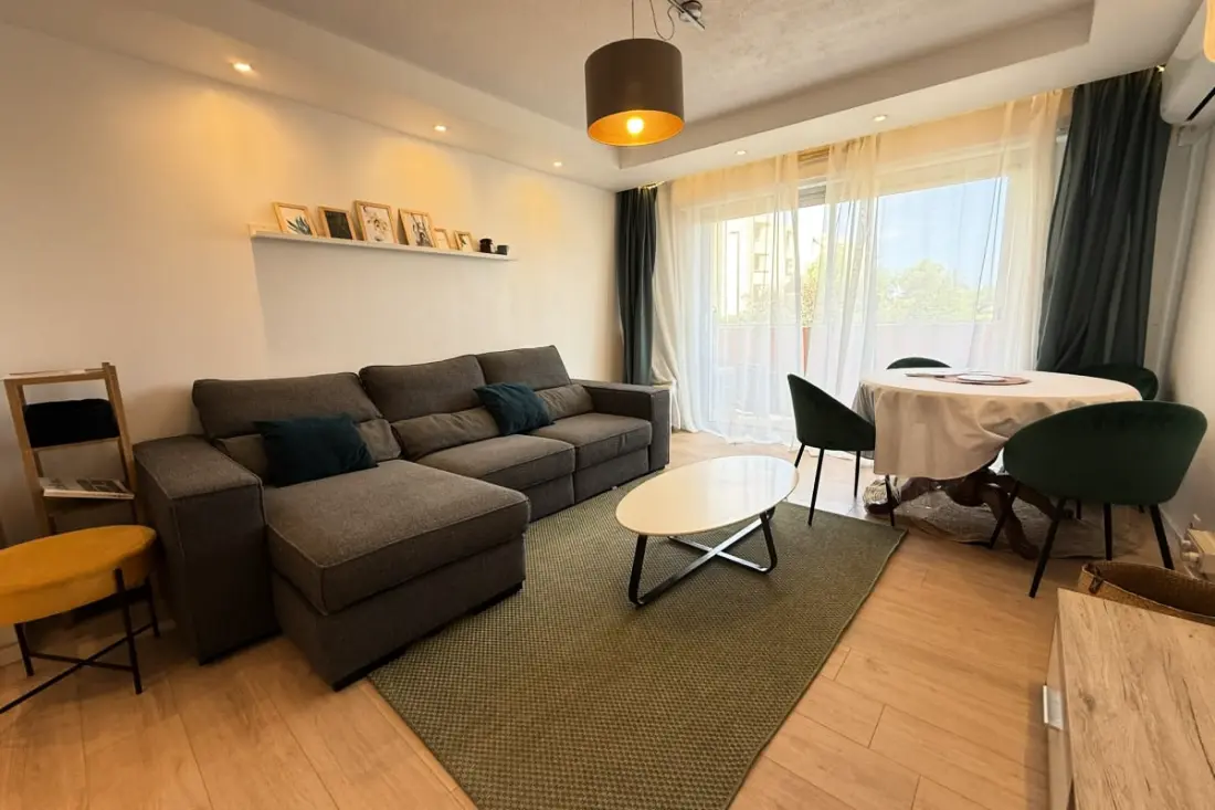 Appart Climatisé Avec Balcon – Proche Centre &amp; Plages