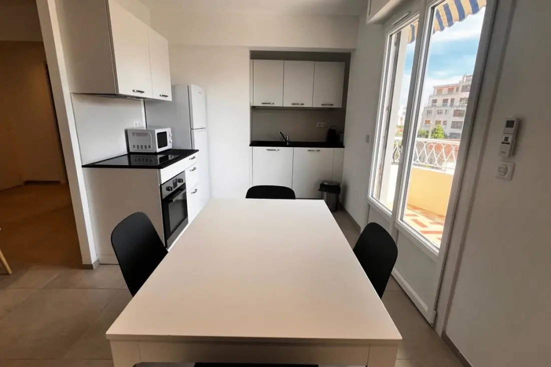 Antibes, 4 personen, mooi appartement, vlak bij het strand