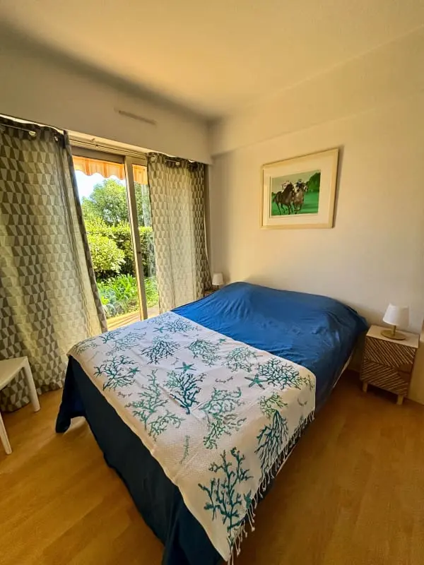 Charmant appartement met tuin in Antibes