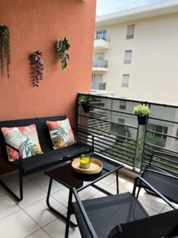 Charmant appartement met 2 balkons