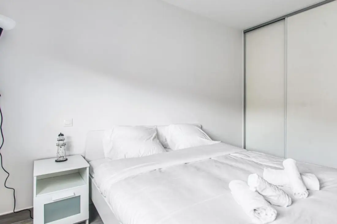 Lichtgevende appartement met Antibes Uitzicht