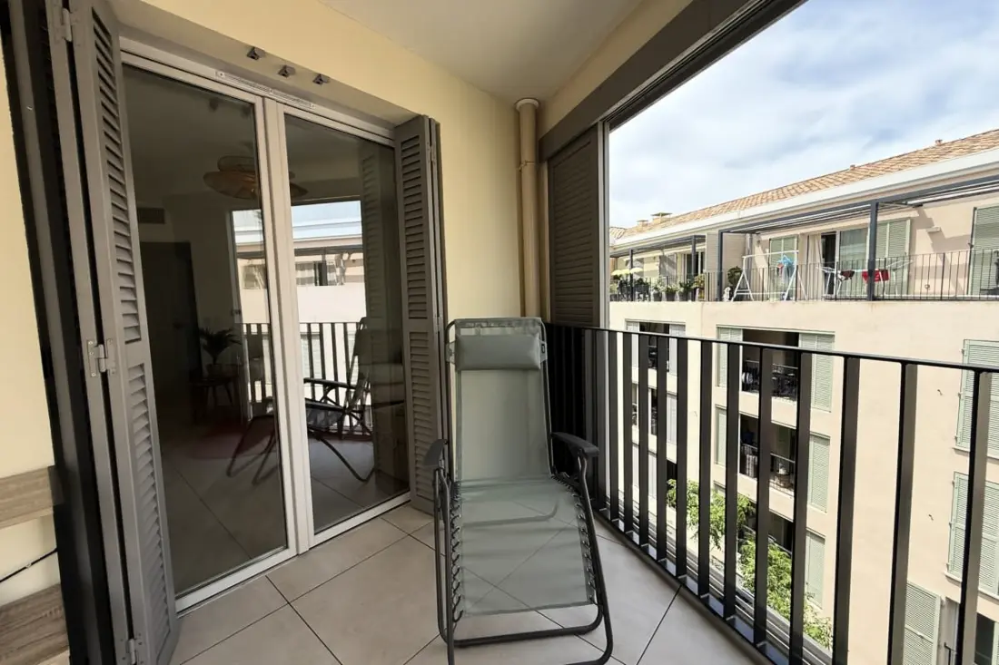 Appartement Neuf - Terrasse &amp; Parking – 2 Chambres