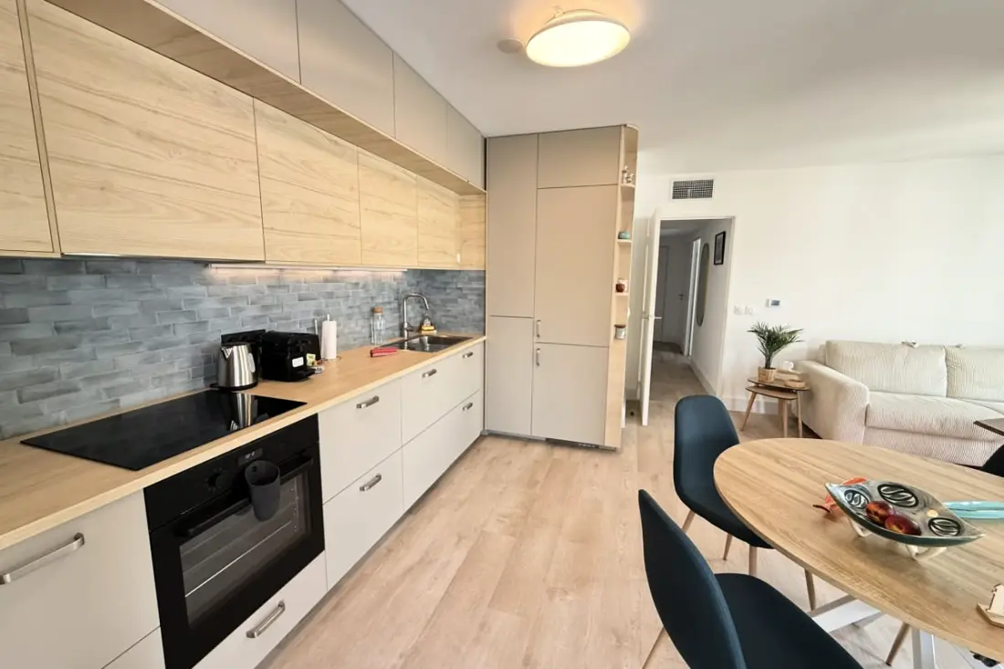 Appartement Neuf - Terrasse &amp; Parking – 2 Chambres