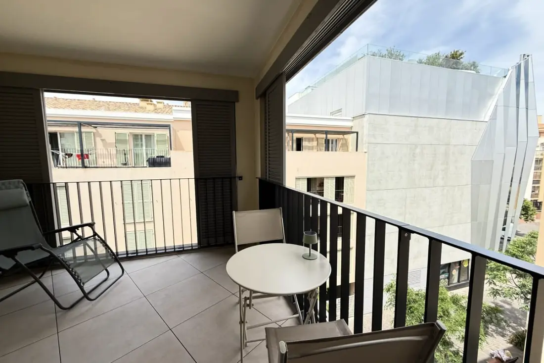 Appartement Neuf - Terrasse &amp; Parking – 2 Chambres