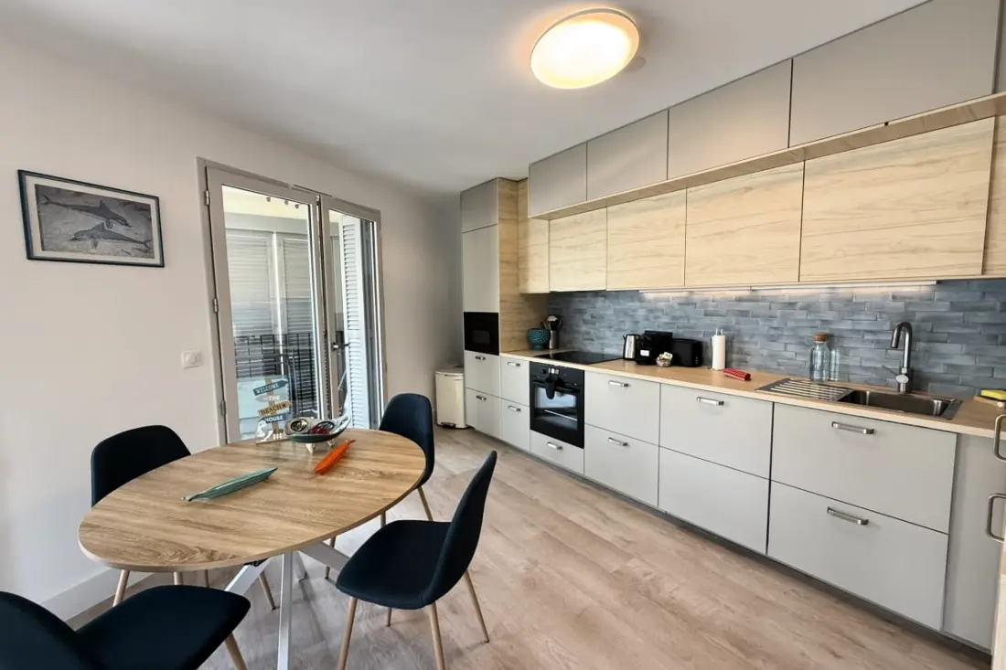 Appartement Neuf - Terrasse &amp; Parking – 2 Chambres