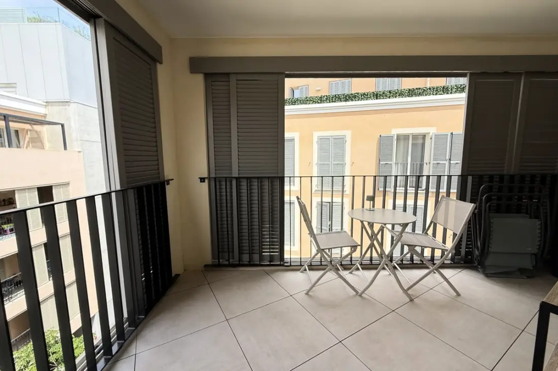 Appartement Neuf - Terrasse &amp; Parking – 2 Chambres