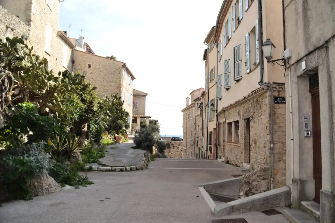 Charmante Duplex Au Coeur du Vieille Antibes, 3 Pers