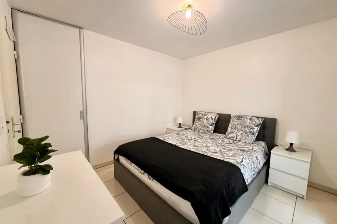 Mooi appartement vlak bij de stranden, met parkeerplaats