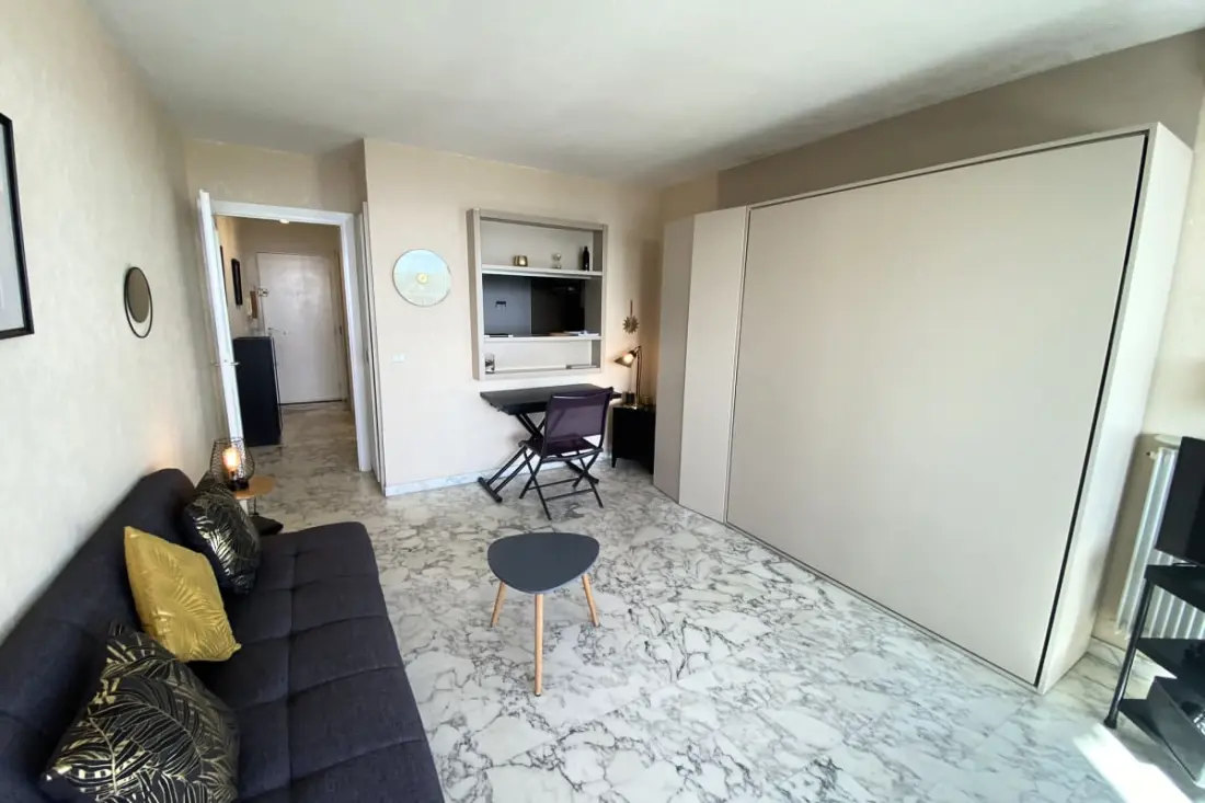 Studio met terras voor De Mer