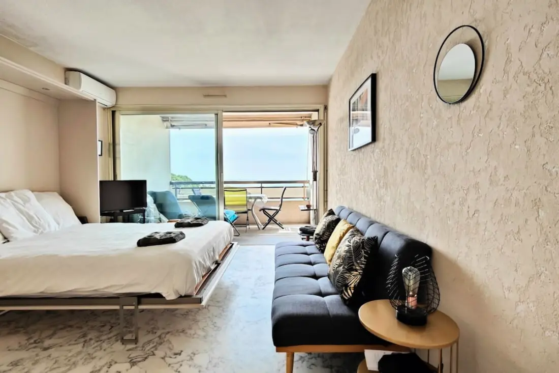Studio met terras voor De Mer