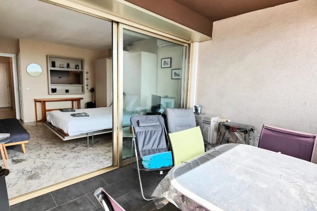 Studio met terras voor De Mer