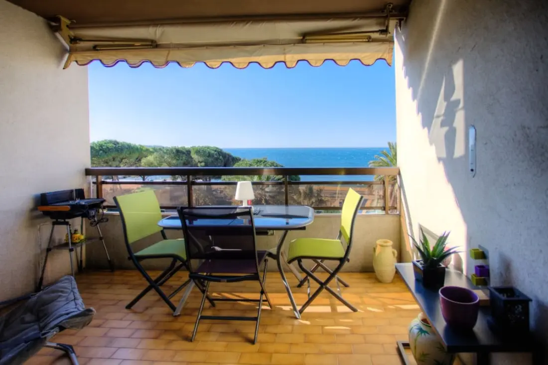 Studio met terras voor De Mer