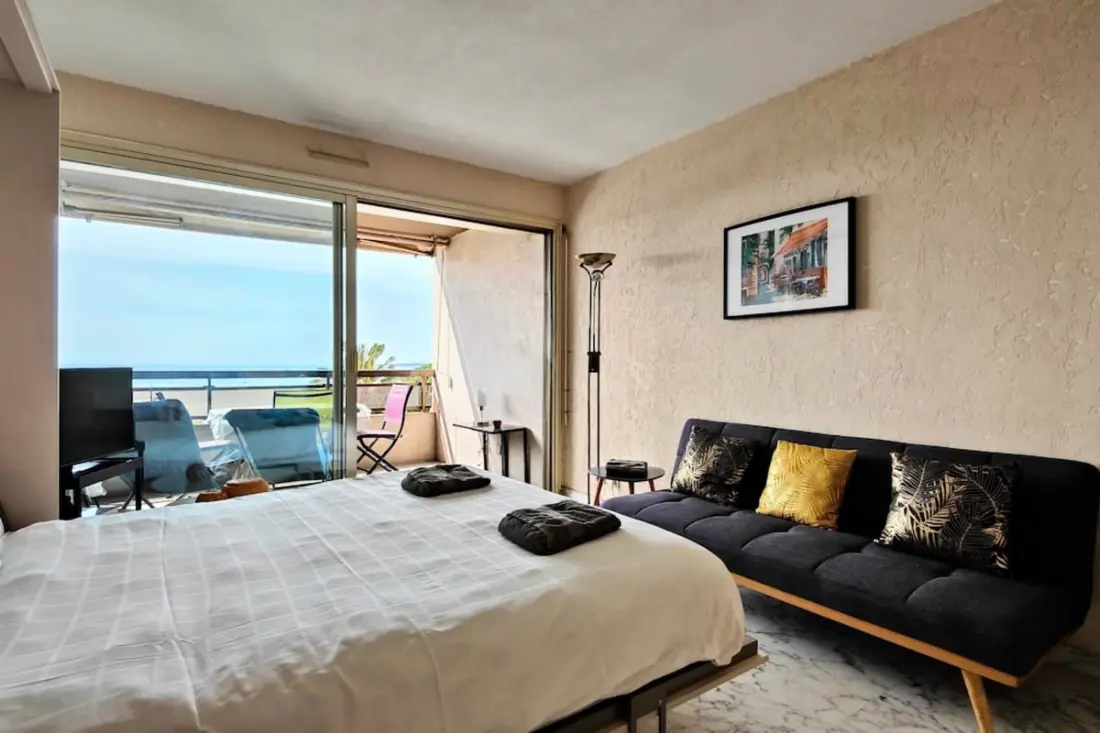 Studio met terras voor De Mer