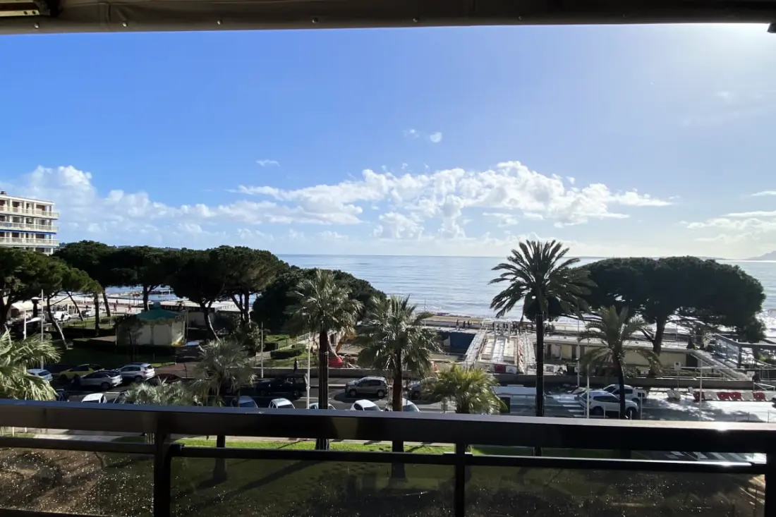 Studio met terras voor De Mer