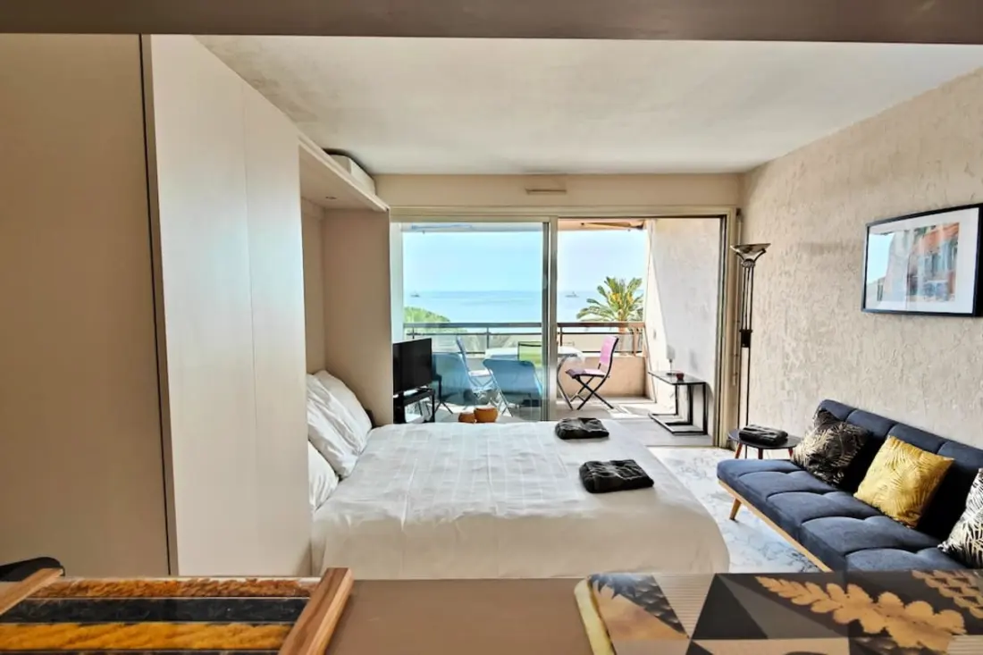 Studio met terras voor De Mer