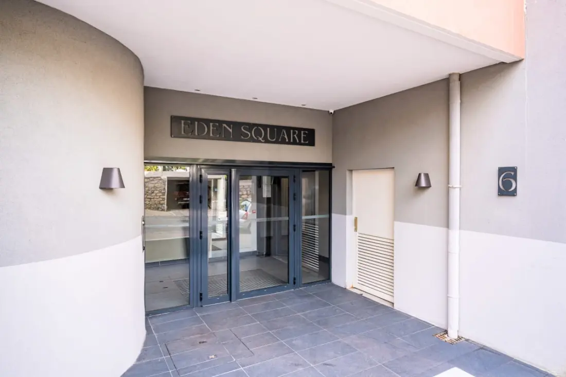 Het Eden Square appartement voor 4 by Sunset