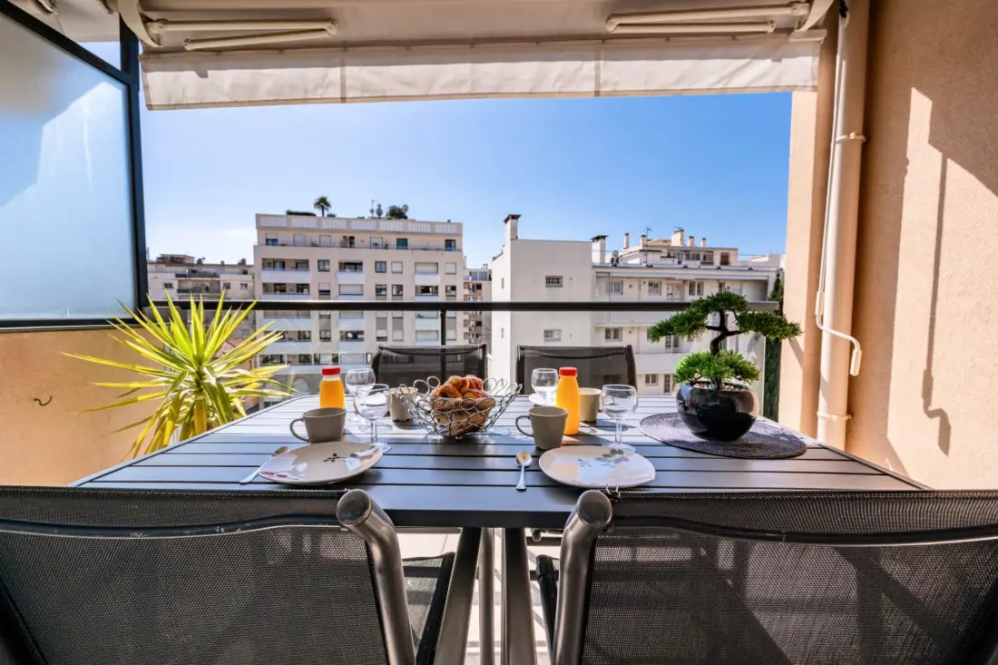 Het Eden Square appartement voor 4 by Sunset