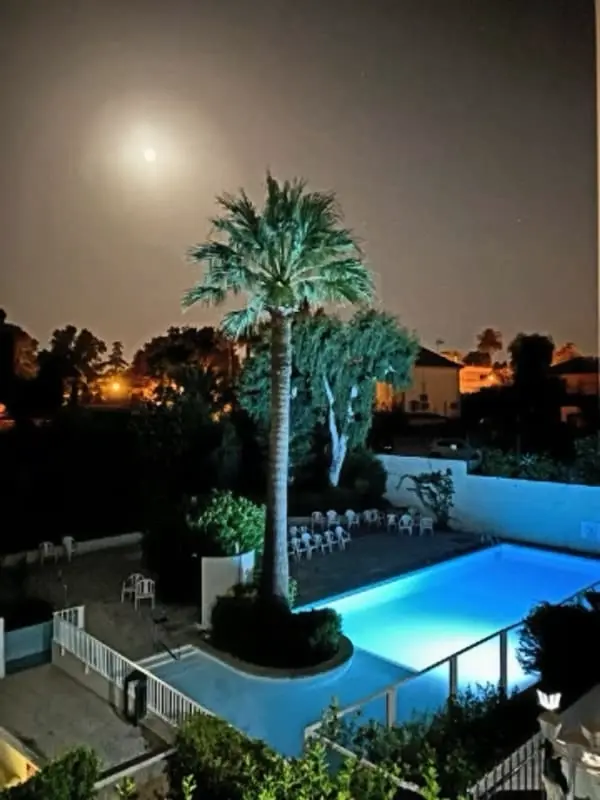 Residence 2 kamers zeefront in La Salis, Antibes, met terras en parkeergelegenheid