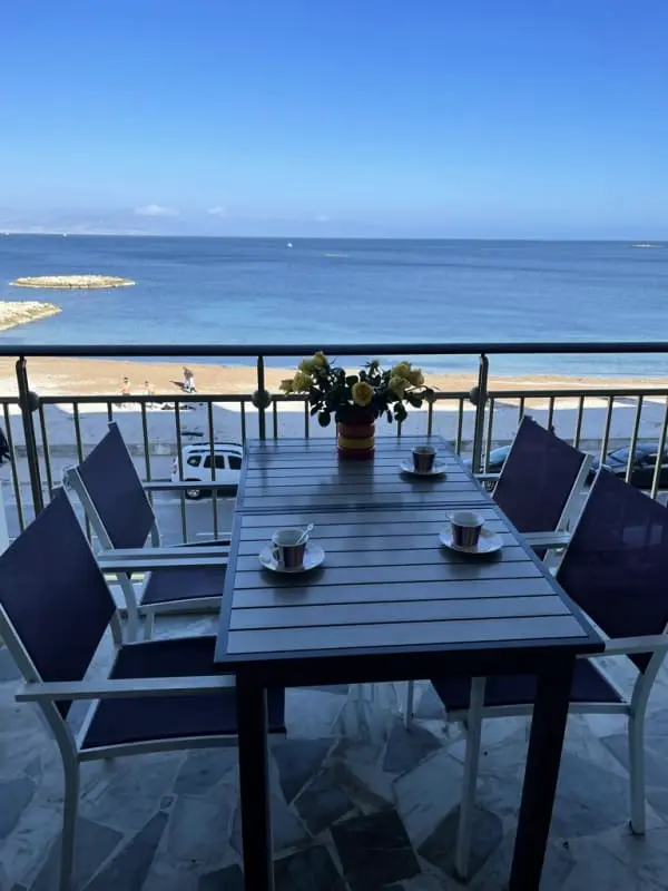 Residence 2 kamers zeefront in La Salis, Antibes, met terras en parkeergelegenheid