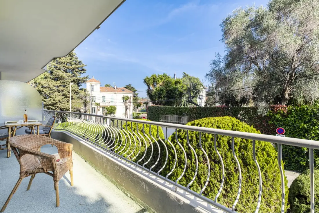 Au Coeur Du Cap D'antibes Bel Appartement met Balcons