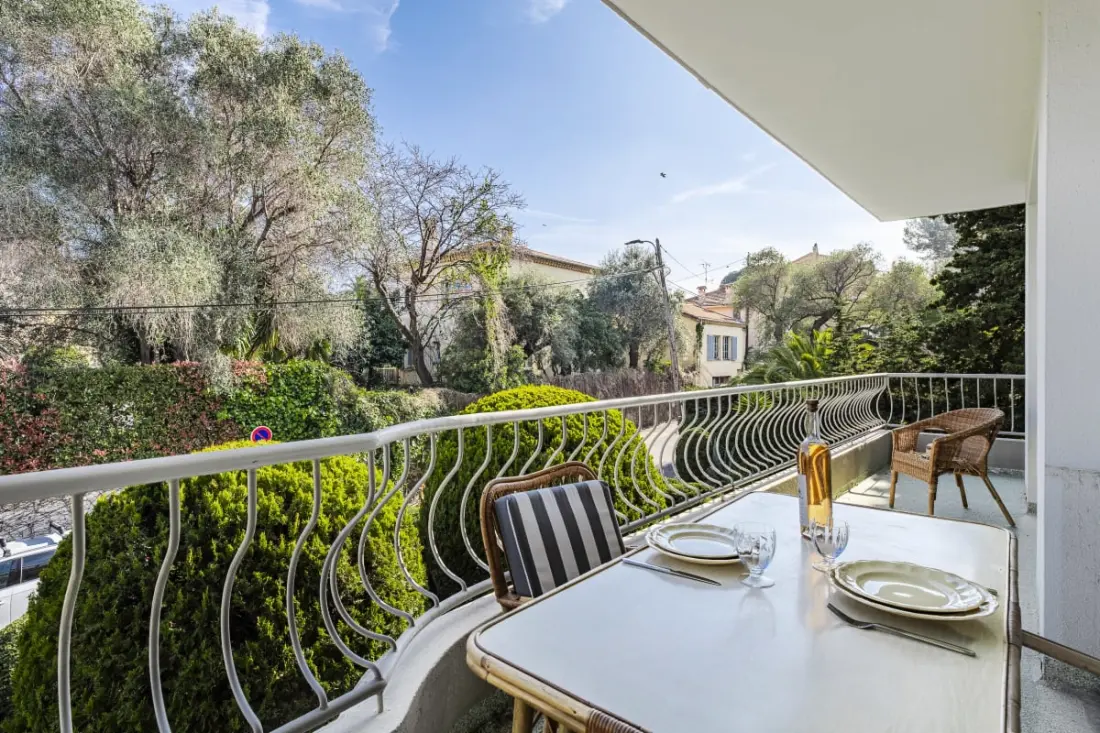 Au Coeur Du Cap D'antibes Bel Appartement met Balcons