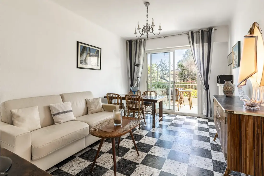 Au Coeur Du Cap D'antibes Bel Appartement met Balcons
