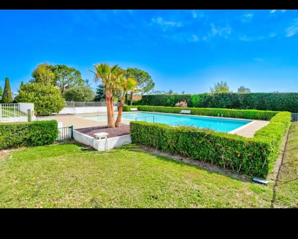 Mooi appartement 48 M2 zeezicht met zwembad