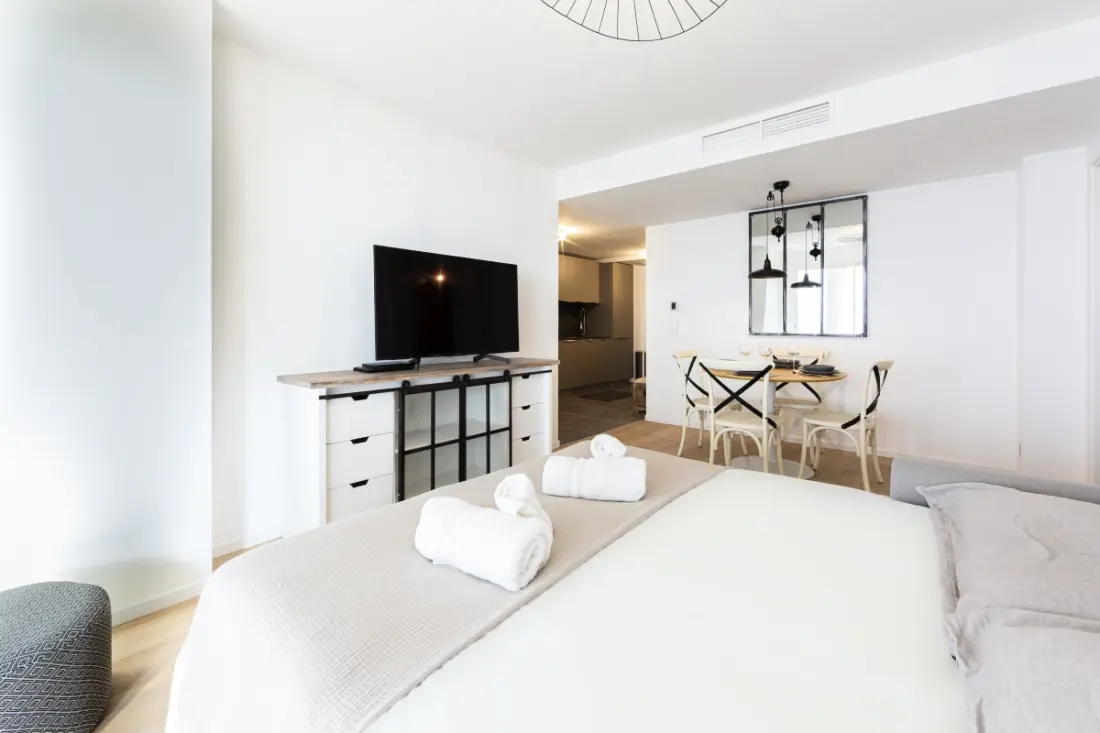 Residence Reibaud 1 T3 Ac, Parkolás és úszómedence