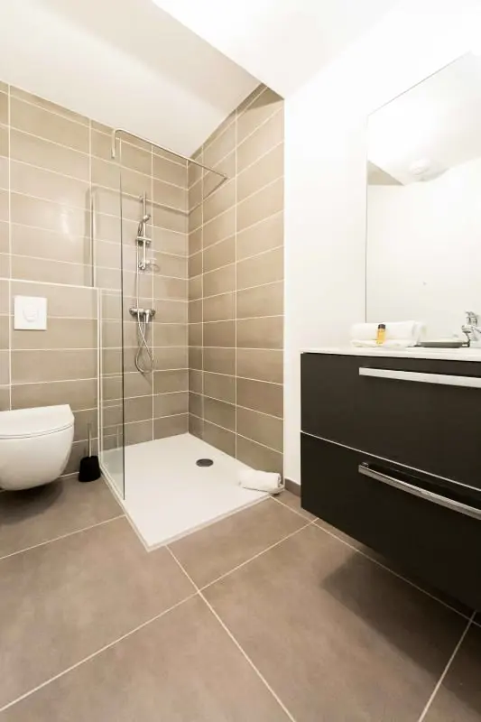 Residence Reibaud 1 T3 Ac, Parkolás és úszómedence