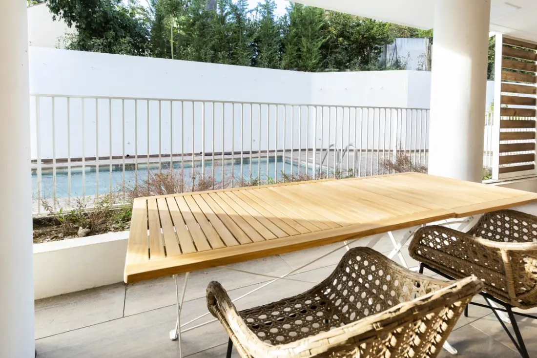 Residence Reibaud 1 T3 Ac, Parkolás és úszómedence