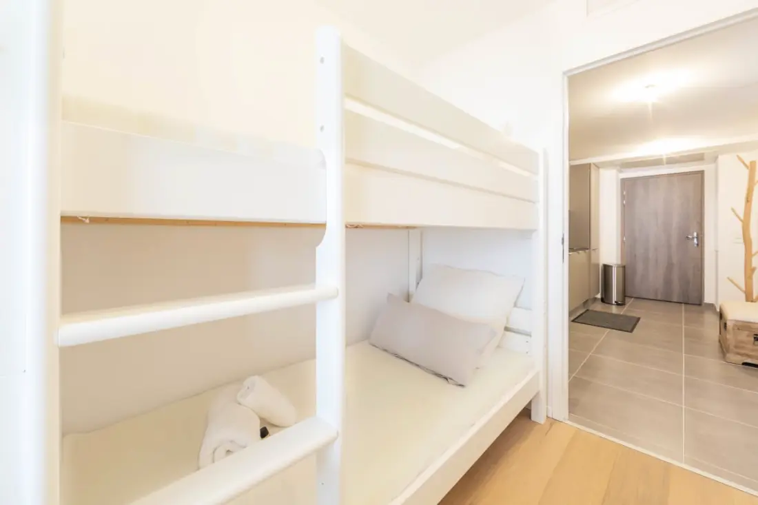 Residence Reibaud 1 T3 Ac, Parkolás és úszómedence