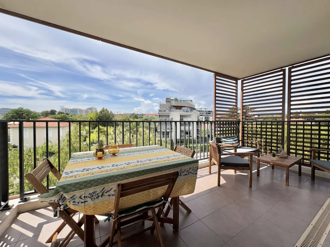 Carre Design Residence