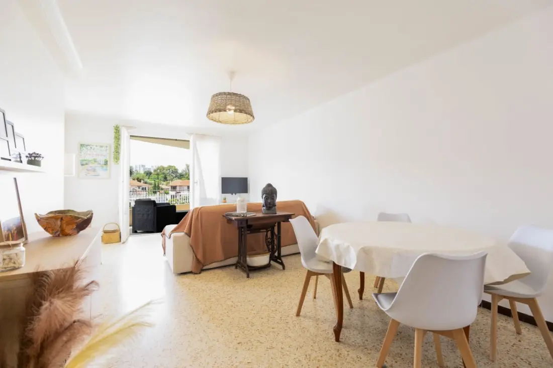 Residence Antibes Center, Tágas 3 szoba terasz és légkondicionáló