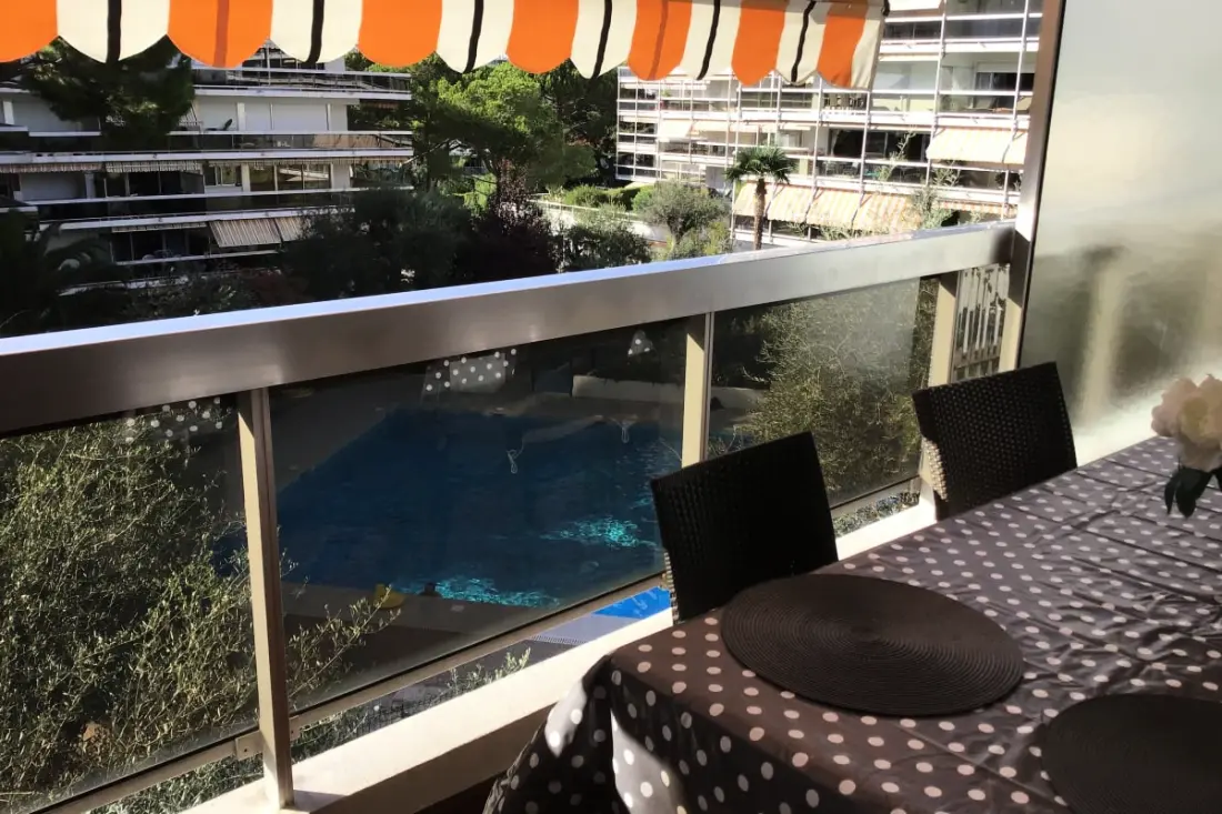 Mooi 36 M2 met balkon en zwembad dichtbij stranden