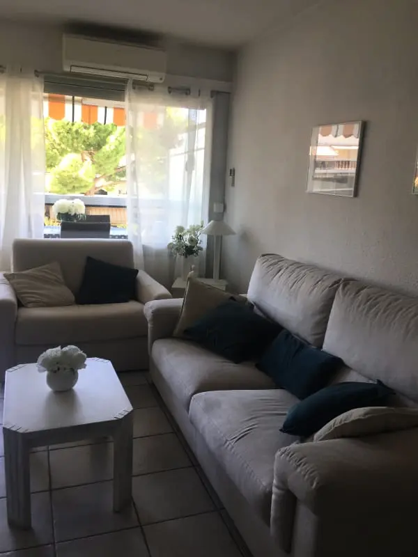 Mooi 36 M2 met balkon en zwembad dichtbij stranden